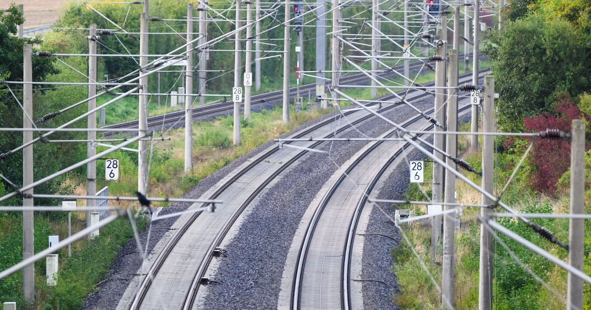 After the Bundestag's decision for the new Hamburg–Hanover rail line: ...